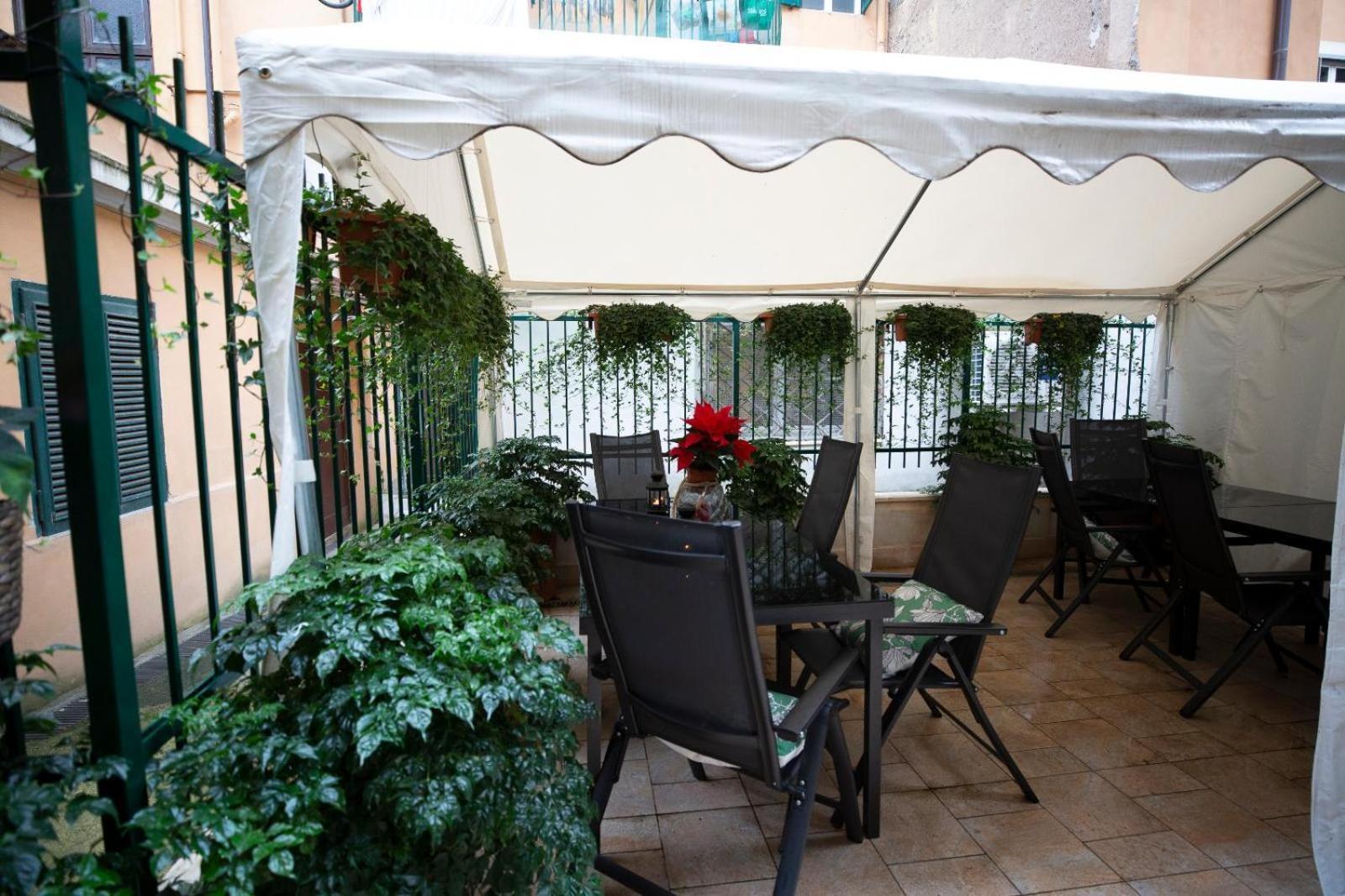 Flatinrome Trastevere Deluxe Rooms - Green Patio Exteriér fotografie