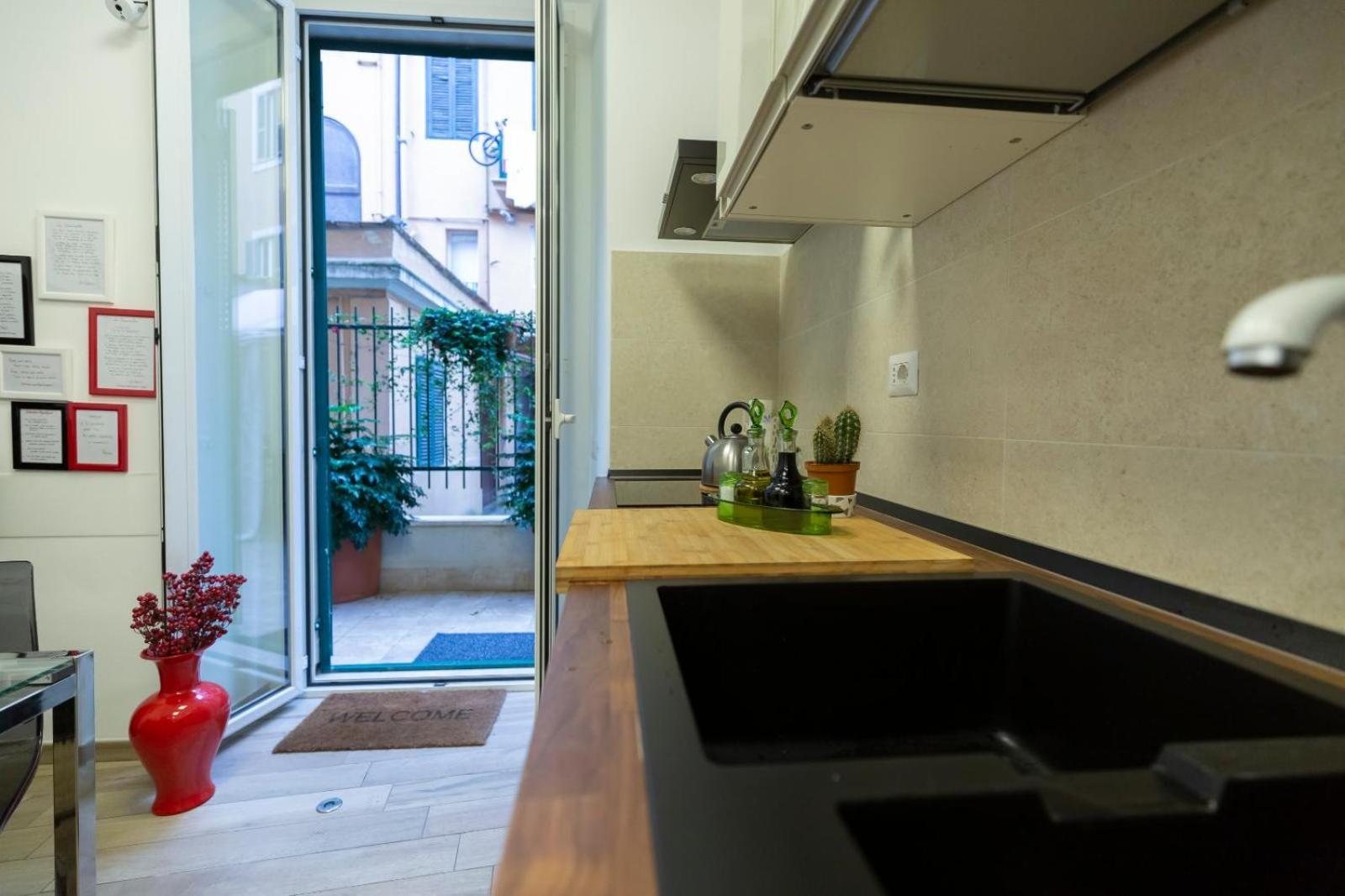 Flatinrome Trastevere Deluxe Rooms - Green Patio Exteriér fotografie